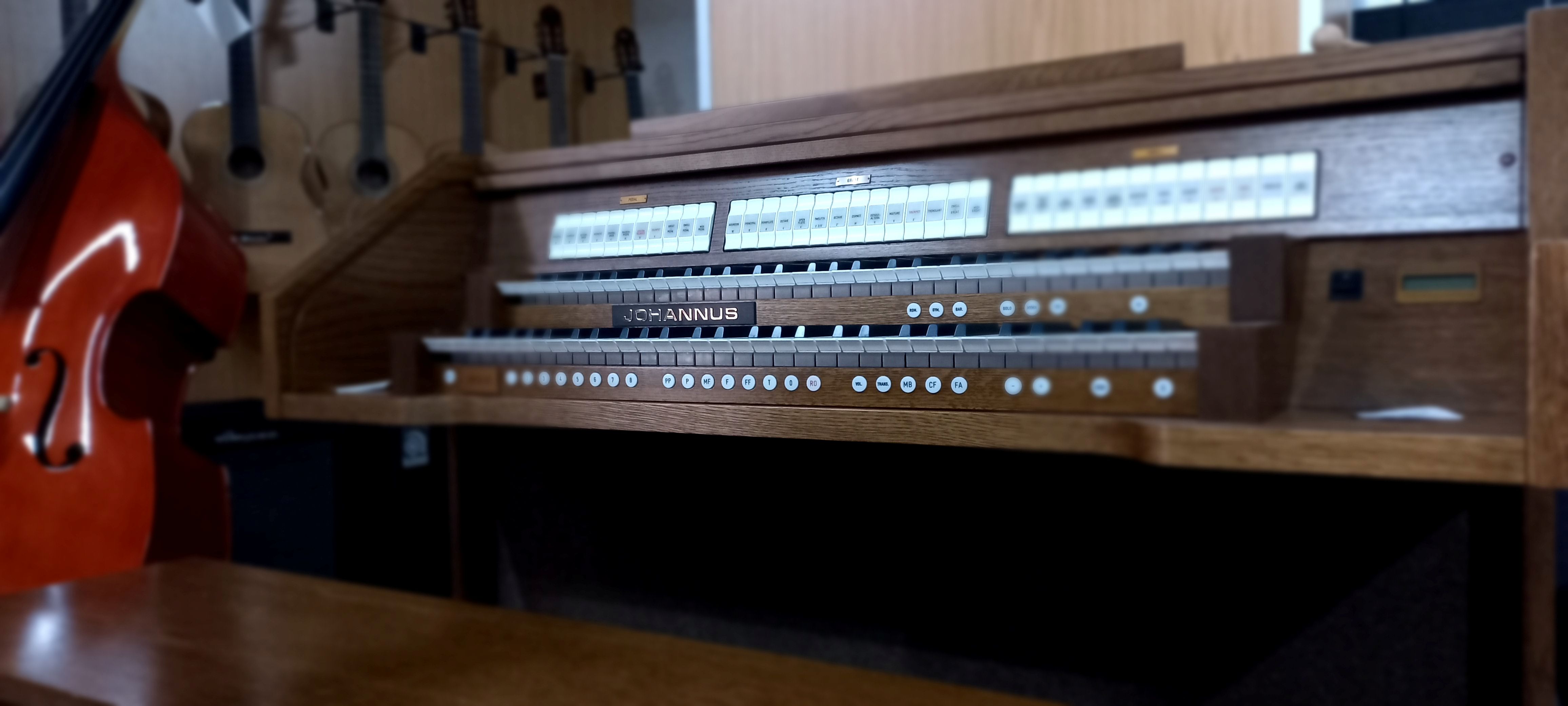 Instrumentos musicais em loja